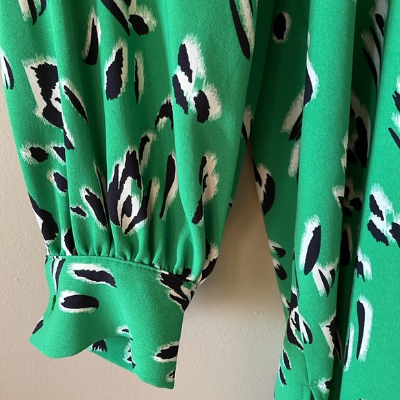 Investments Women Green Leopard Print Ladies 2X
Button Up Blouse New With Tags - Picture 7 of 10